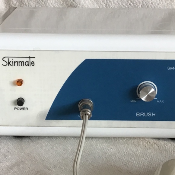 Professional Facial Brush Machine - White - Picture 6 of 7